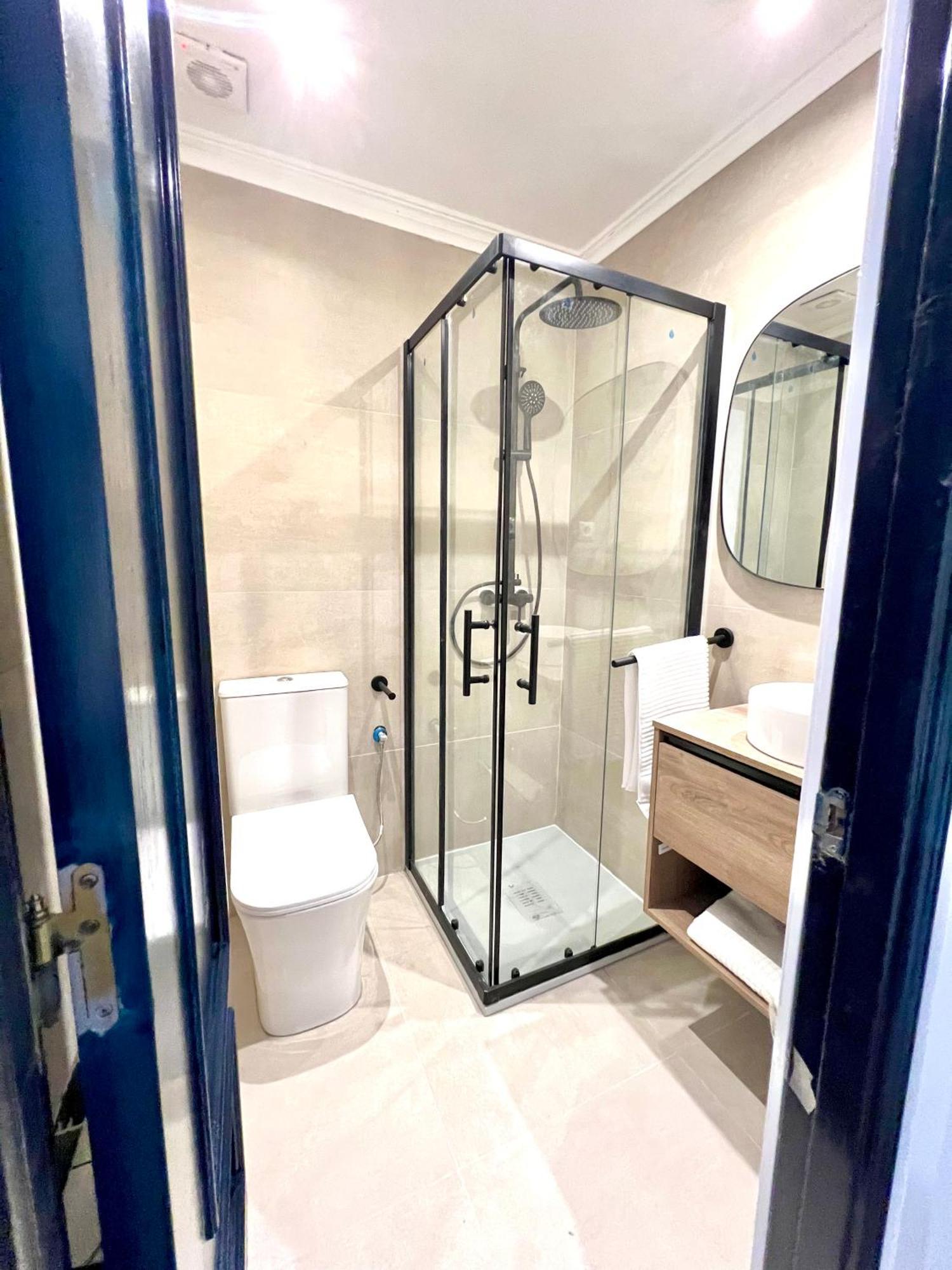 Albergue Miguel Angel Мадрид Екстериор снимка