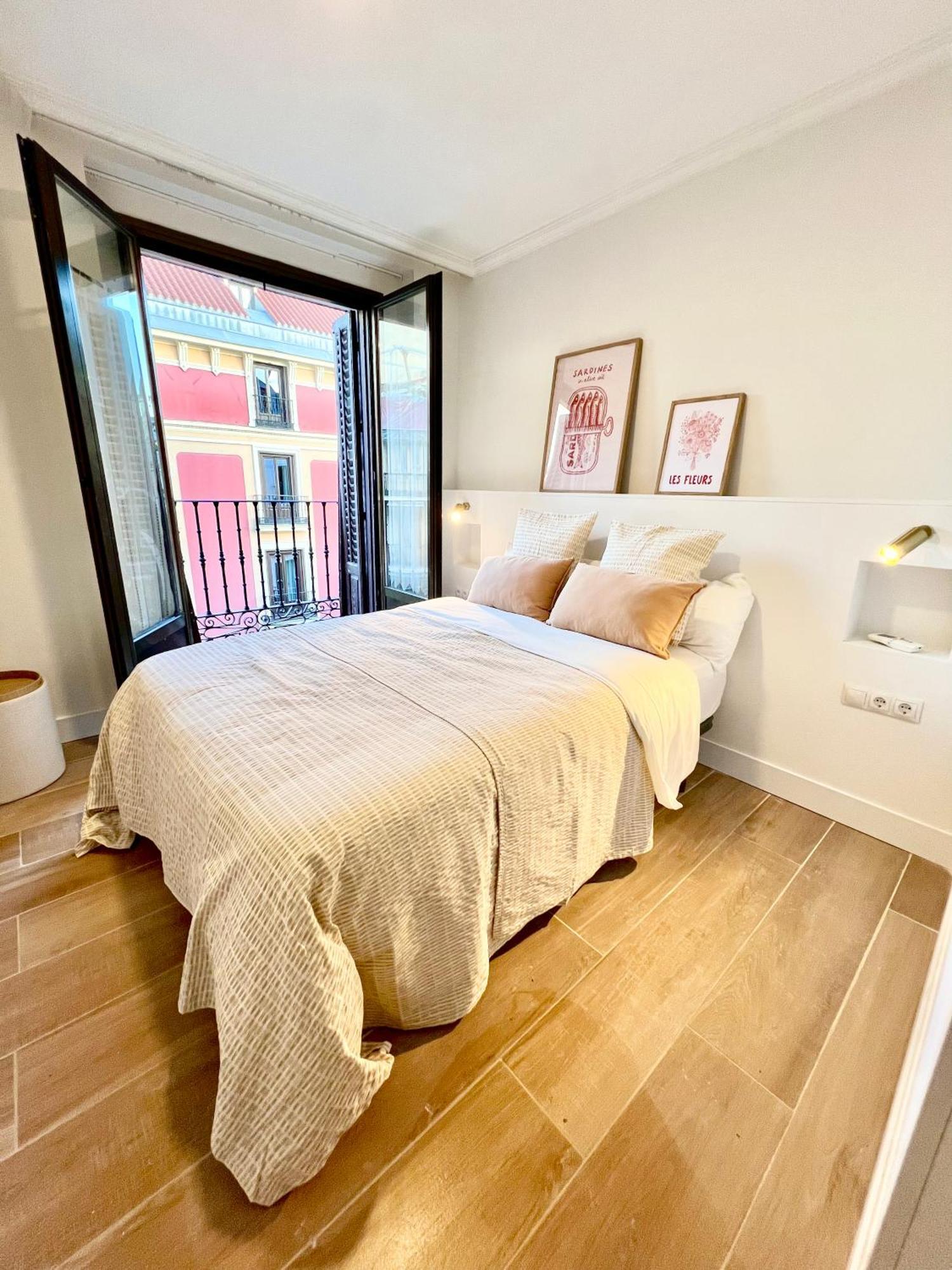 Albergue Miguel Angel Мадрид Екстериор снимка