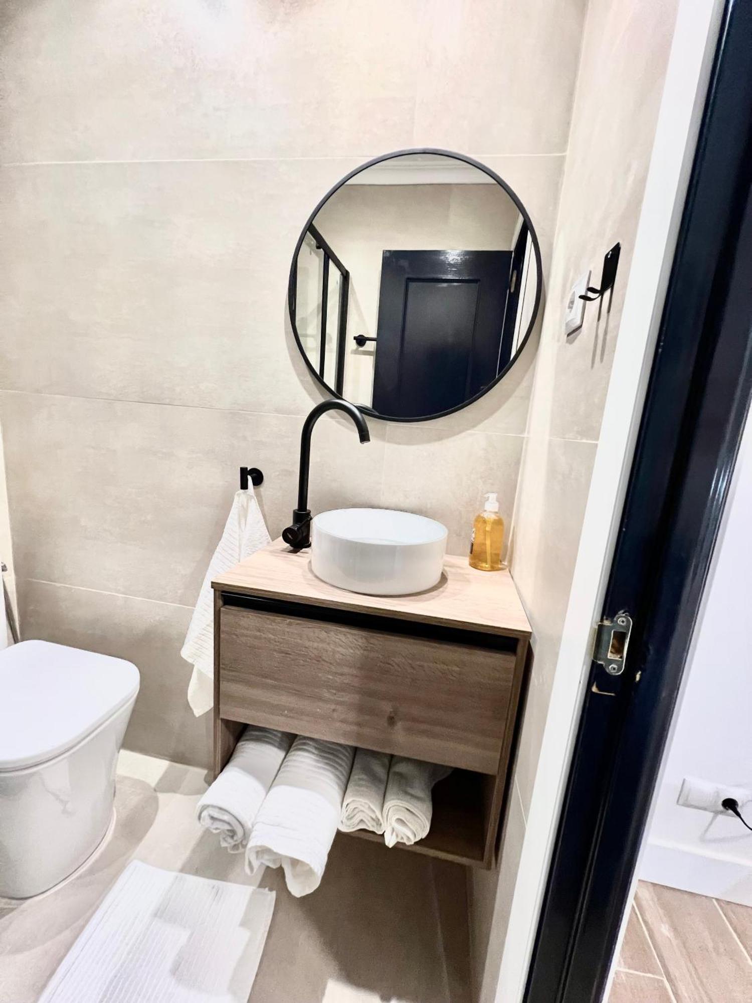 Albergue Miguel Angel Мадрид Екстериор снимка