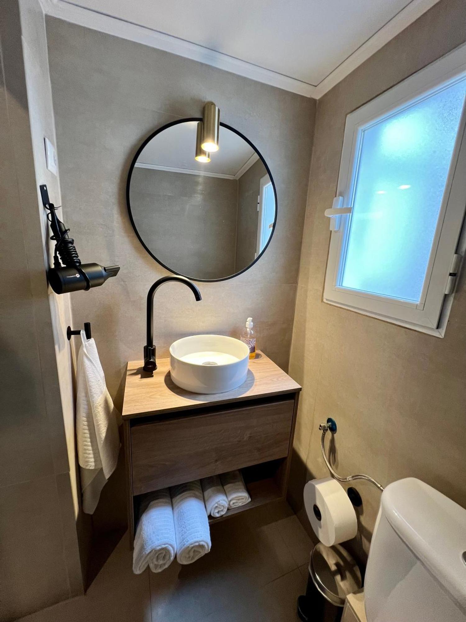 Albergue Miguel Angel Мадрид Екстериор снимка